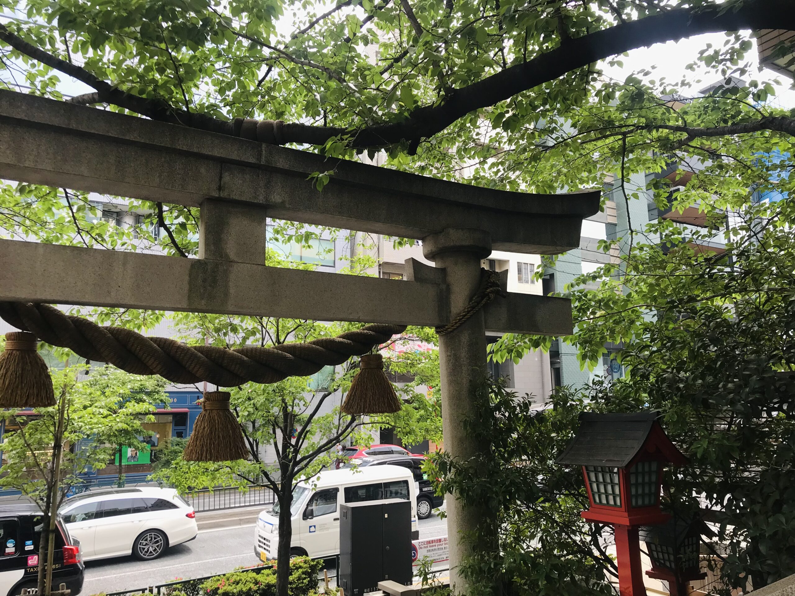 十番稲荷は緑の春